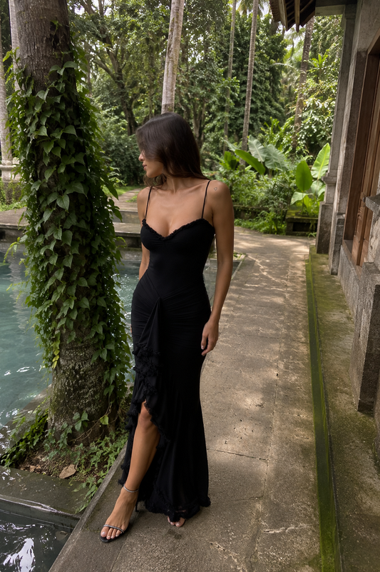 EDITH | Vestido Largo de Tirantes con Abertura y Volantes