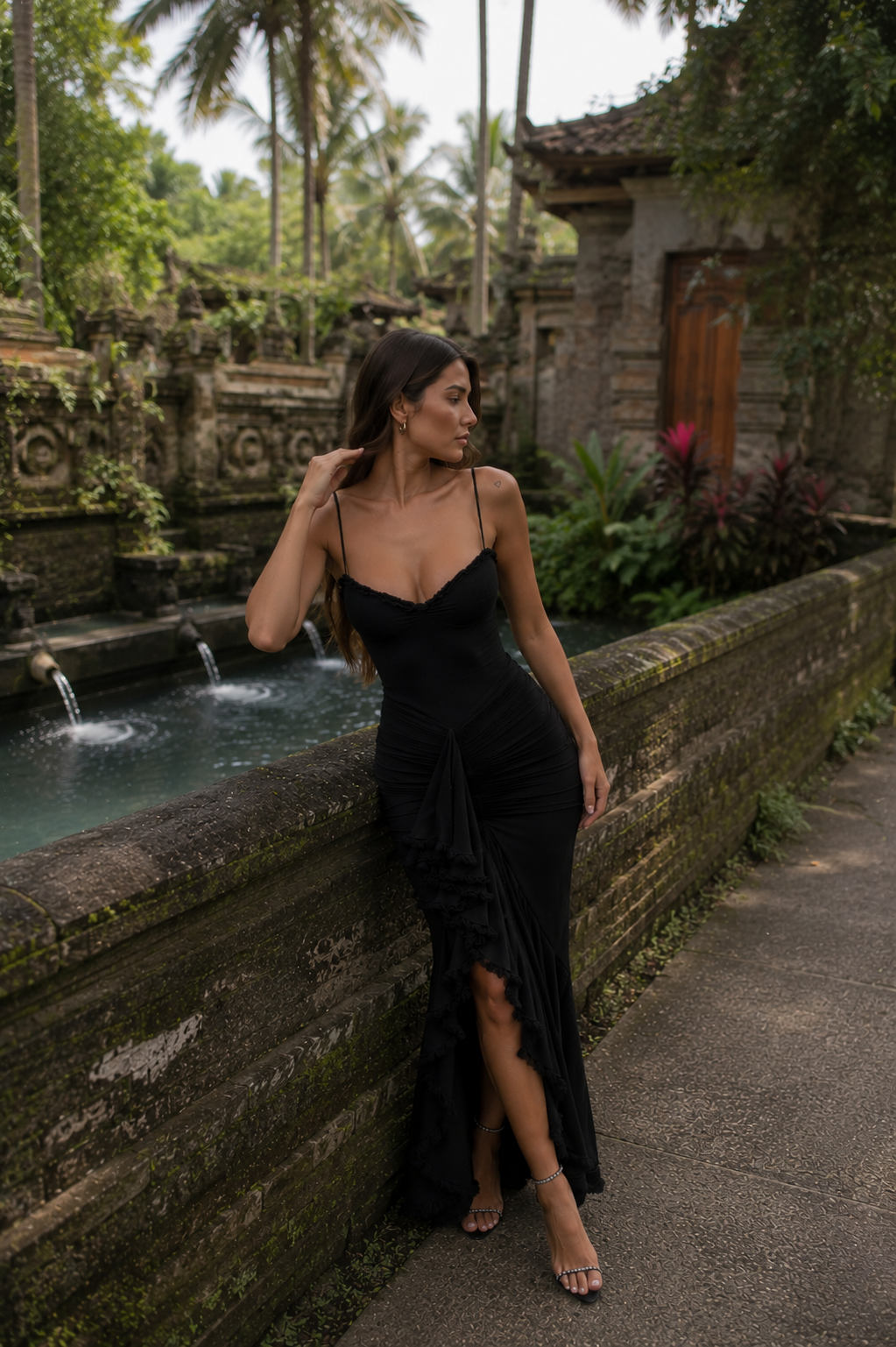 EDITH | Vestido Largo de Tirantes con Abertura y Volantes