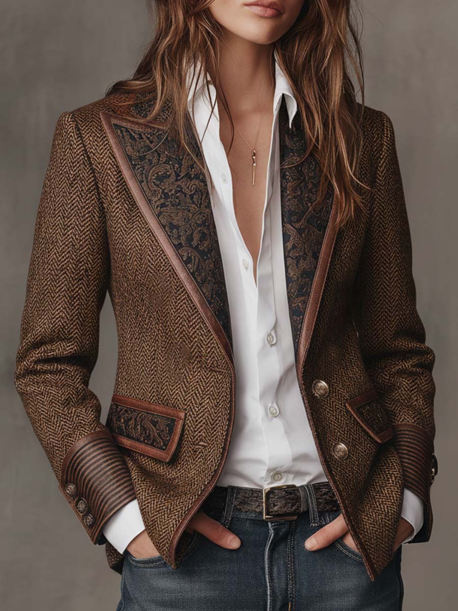 Blazer de mujer con corte en espina de pez y paneles estampados