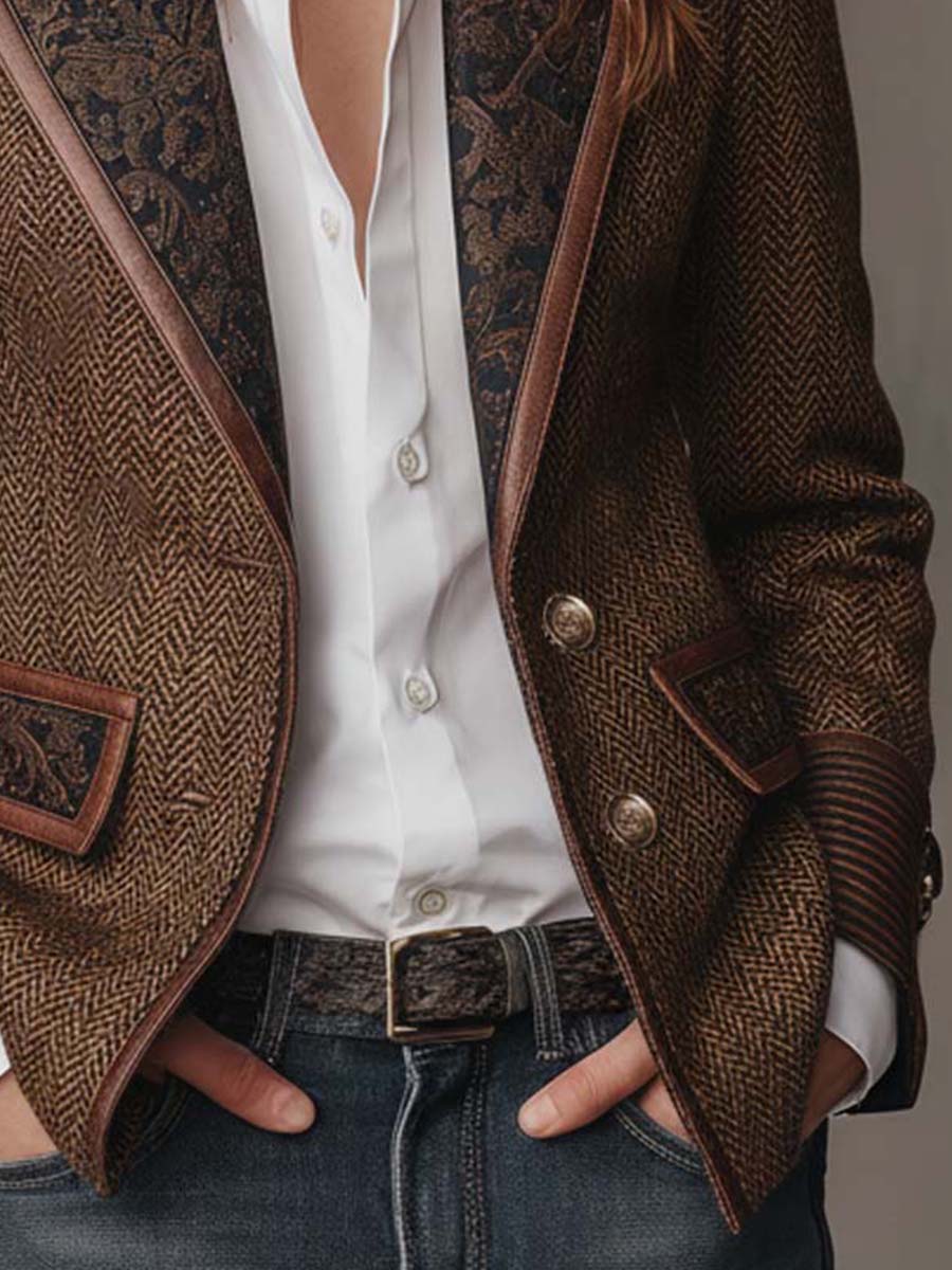 Blazer de mujer con corte en espina de pez y paneles estampados
